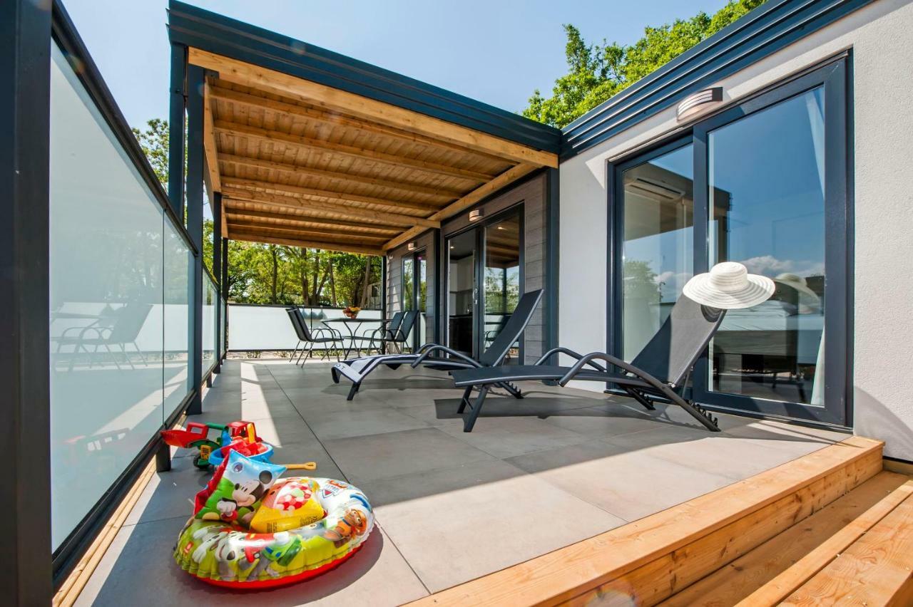 Eurocamp Mobile Homes At Fkk Nudist Campsite Solaris Tar-Vabriga Luaran gambar