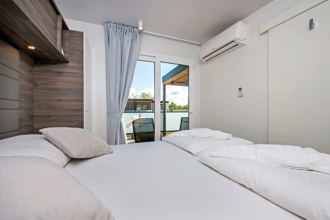 Eurocamp Mobile Homes At Fkk Nudist Campsite Solaris Tar-Vabriga Luaran gambar