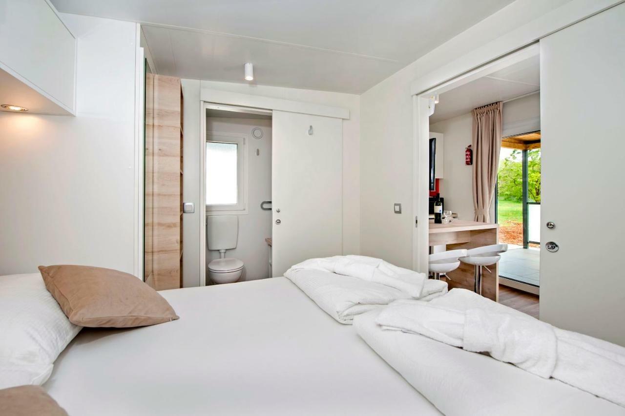 Eurocamp Mobile Homes At Fkk Nudist Campsite Solaris Tar-Vabriga Luaran gambar